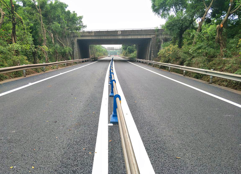 G76厦蓉高速（隆纳）沿线匝道路面 处治工程顺利完工