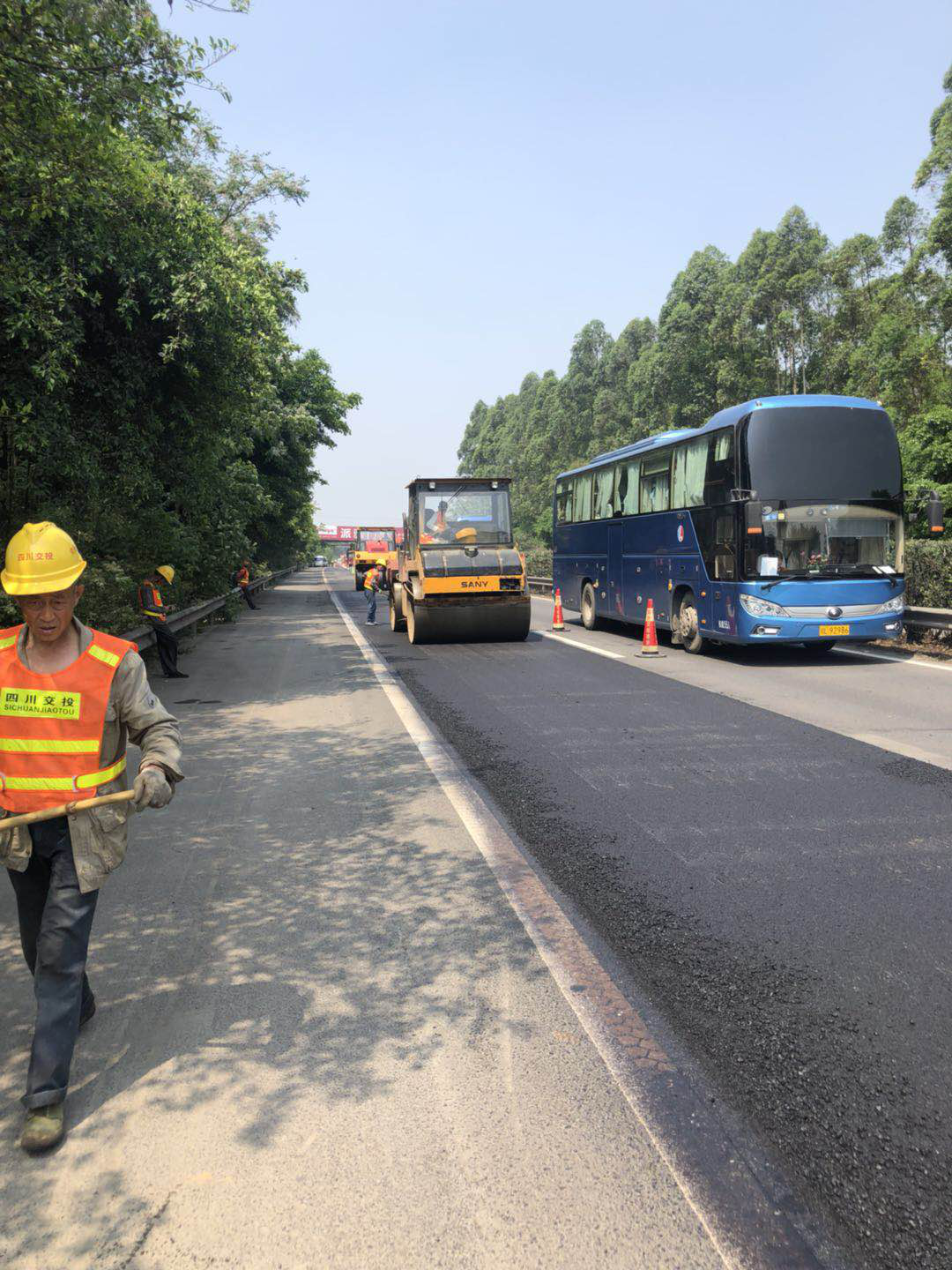 成乐高速公路沥青路面病害整治工程顺利完工