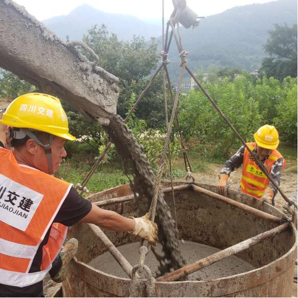 德会高速TJ1标段桩基浇筑突破200根